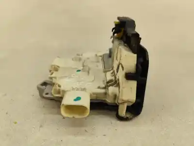 Автозапчасти б/у замок задней левой двери за audi a6 avant (4f5) 2.7 tdi ссылки oem iam 4f0839015  