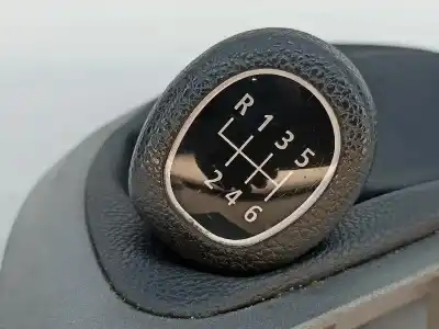 Second-hand car spare part gear lever knob for bmw 1 (e81) 118 d oem iam references 25117570504  