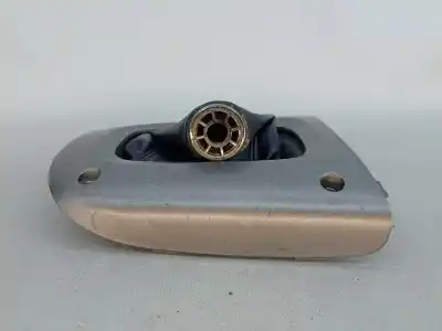 Second-hand car spare part Gear Lever Knob for TOYOTA RAV4 (A2) 2.0 D-4D 4WD OEM IAM references 5880442010  