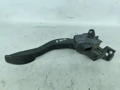 Second-hand car spare part accelerator pedal for iveco daily vi furgón 33s14. 35s14. 35c14 oem iam references 5801333490