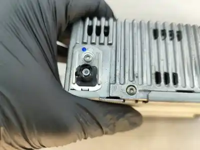 Pezzo di ricambio per auto di seconda mano impianto audio / radio cd per bmw 3 touring (e46) 330 d riferimenti oem iam 6928762  