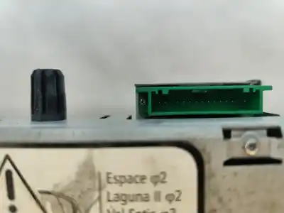 Second-hand car spare part audio system / radio cd for renault megane ii break (km0/1_) 1.5 dci (km02. km13) gasóleo 2004 5p oem iam references 8200205833  