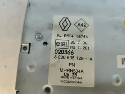Second-hand car spare part audio system / radio cd for renault megane ii break (km0/1_) 1.5 dci (km02. km13) gasóleo 2004 5p oem iam references 8200205833  