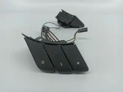 Peça sobressalente para automóvel em segunda mão comando de controlo do rádio por opel corsa c gasóleo 3p referências oem iam   