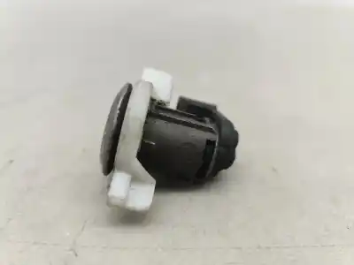 Pezzo di ricambio per auto di seconda mano cilindro porta anteriore destra per renault clio ii (bb0/1/2_, cb0/1/2_) 1.2 16v (bb05. bb0w. bb11. bb27. bb2t. bb2u. bb2v. cb05.... gasolina 2002 5p riferimenti oem iam   