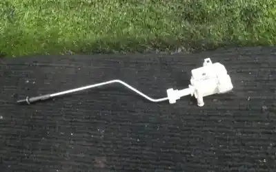 Автозапчасти б/у наружная крышка двигателя топливо за VOLKSWAGEN PASSAT VARIANT (3C5) 1.9 TDI ссылки OEM IAM 3C0 810 773  