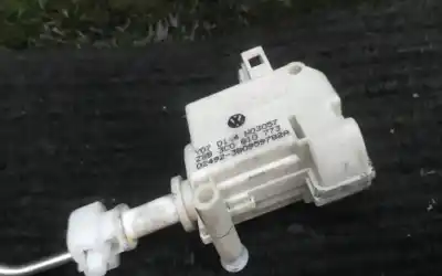 Автозапчастина б/у паливна зовнішня кришка двигуна для volkswagen passat variant (3c5) 1.9 tdi посилання на oem iam 3c0 810 773  