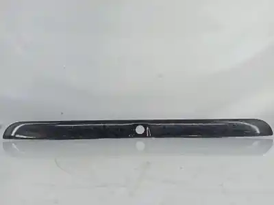 Автозапчасти б/у НАКЛАДКА ЗАДНЕЙ КРЫШКИ за AUDI A4 AVANT (8D5, B5)  ссылки OEM IAM 8D9827574  