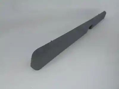 Pezzo di ricambio per auto di seconda mano modanatura portellone posteriore per opel corsa a fastback (s83) 1.0 (f08, m08, f68, m68) riferimenti oem iam 90226144  