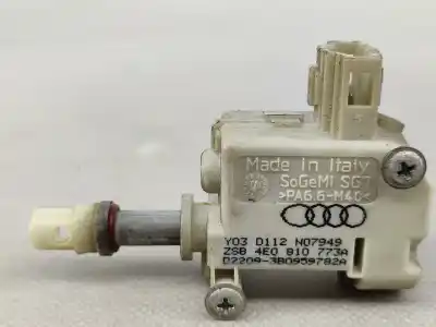 Pezzo di ricambio per auto di seconda mano Carburante Coperchio Esterno Motore per AUDI A8 (4E) 4.0 TDI Quattro Riferimenti OEM IAM 4E0810773A  