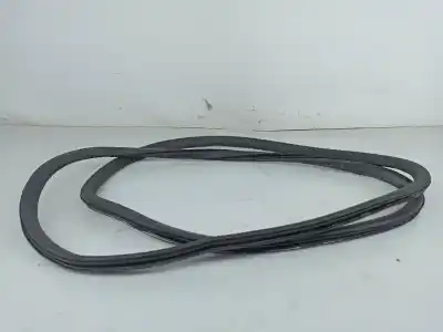 Pièce détachée automobile d'occasion caoutchouc générique pour audi a4 avant (8e5) 1.8 20v références oem iam 8e0831721b