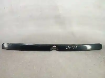 Автозапчастина б/у накладка заднього кришки багажника для audi a4 b5 avant (8d5) 1.6 посилання на oem iam 8d5827576b  