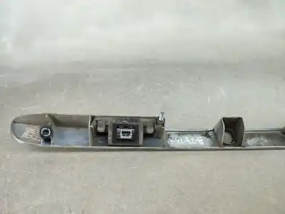 Автозапчастина б/у накладка заднього кришки багажника для audi a4 b5 avant (8d5) 2.5 tdi посилання на oem iam 8d9827574  