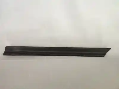 Peça sobressalente para automóvel em segunda mão Moldagem por FIAT UNO (146) 1.0 I.E. Pink / 45 I.E. Referências OEM IAM   