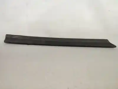 Peça sobressalente para automóvel em segunda mão Moldagem por FIAT UNO (146) 1.0 I.E. Pink / 45 I.E. Referências OEM IAM   