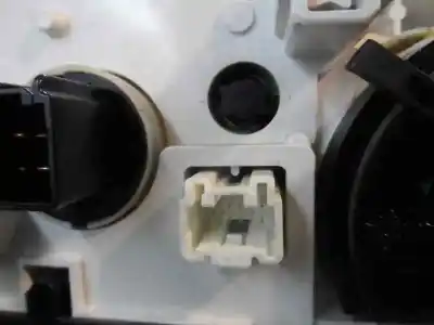 Peça sobressalente para automóvel em segunda mão comando de sofagem (chauffage / ar condicionado)  por mazda 2 lim. (de) 1.3 active referências oem iam   2008