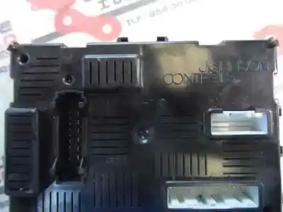 Second-hand car spare part fuse box unit for renault clio iii 1.5 dci diesel oem iam references 8200652285b  2009