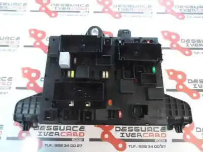 Peça sobressalente para automóvel em segunda mão Caixa De Fusíveis E Relés por OPEL ASTRA J LIM. 2.0 16V CDTI Referências OEM IAM   2012