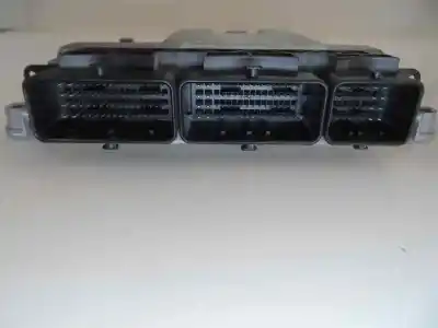 Peça sobressalente para automóvel em segunda mão centralina de motor uce por dacia duster laureate 4x2 referências oem iam 0 281 032 215  2015