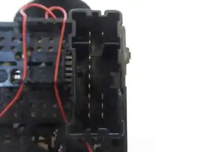 Peça sobressalente para automóvel em segunda mão comutador de limpa vidros por dacia duster laureate 4x2 referências oem iam   2015