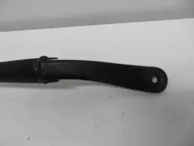 Second-hand car spare part front right windshield wiper arm for dacia duster laureate 4x2 oem iam references   2015