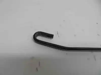 Second-hand car spare part left front windshield wiper arm for dacia duster laureate 4x2 oem iam references   2015