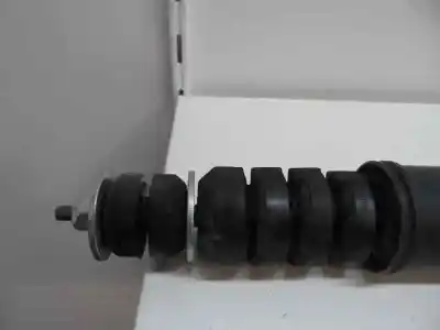 Second-hand car spare part right rear shock absorber for dacia duster laureate 4x2 oem iam references   2015