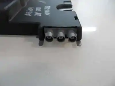 Pezzo di ricambio per auto di seconda mano antenna per audi a3 (8p) 1.9 tdi ambiente riferimenti oem iam 8p3 035 225  2004