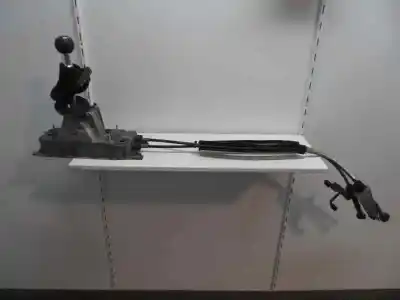 Pièce détachée automobile d'occasion Levier pour AUDI A3 (8P) 1.9 TDI Ambiente Références OEM IAM 1K0 711 049 AS  2004