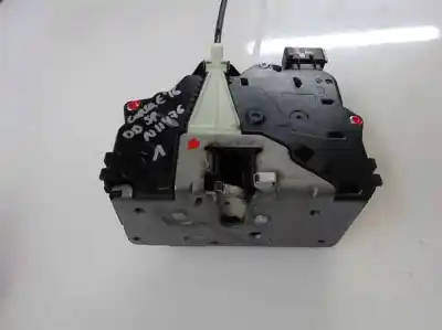 Second-hand car spare part front right door lock for opel corsa e (x15) 1.3 cdti (08. 68) oem iam references 13431840