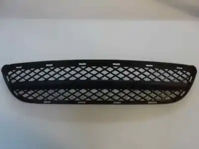 Peça sobressalente para automóvel em segunda mão Grelha De Pára Choques Central por BMW SERIE 3 BERLINA (E90) 2.0 16V Diesel Referências OEM IAM   2006