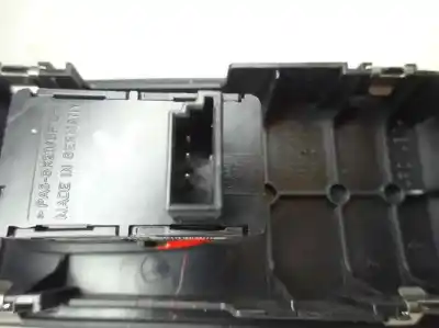 Second-hand car spare part right front power window switch for bmw serie 1 berlina (e81/e87) 118d oem iam references   2008