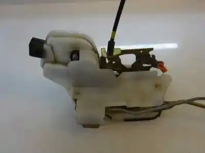 Автозапчастина б/у замок передніх дверей лівий для mitsubishi montero (v60/v70) 3.2 di-d avance посилання на oem iam   2001