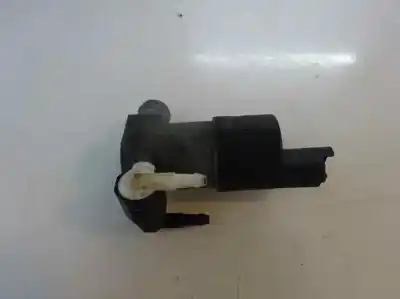 Pièce détachée automobile d'occasion POMPE D'EAU DE NETTOYAGE DU PARE BRISE pour DACIA SANDERO  Références OEM IAM   2009