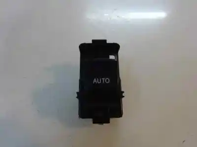 Peça sobressalente para automóvel em segunda mão Botão / Interruptor Elevador Vidro Traseiro Direito por TOYOTA PRIUS (NHW30) 1.8 16V CAT (Híbrido) Referências OEM IAM   2010