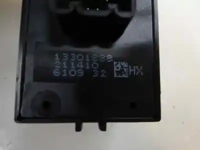 Pièce détachée automobile d'occasion commande de lève vitre arrière gauche pour opel mokka 1.6 cdti dpf références oem iam 13301888  2016