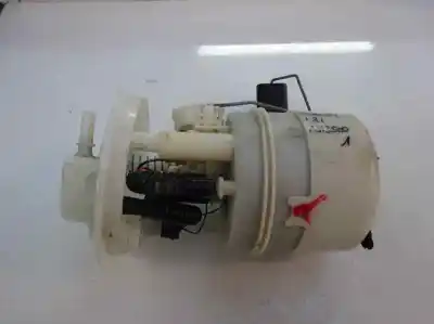 Recambio de automóvil de segunda mano de BOMBA COMBUSTIBLE para RENAULT CLIO II FASE II (B/CB0)  referencias OEM IAM   2004