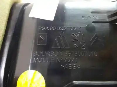Автозапчастина б/у аераційна решіта для citroen c3 picasso 1.6 16v hdi посилання на oem iam 96 825 703 77  2009