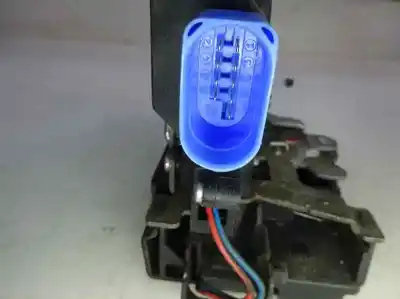 Автозапчастина б/у замок передніх дверей лівий для volkswagen caddy ka/kb (2c) 1.6 tdi посилання на oem iam 15ap 3d1837015ap  2011