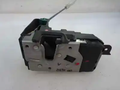Second-hand car spare part Front Right Door Lock for OPEL ZAFIRA B Family OEM IAM references 13210749  2006