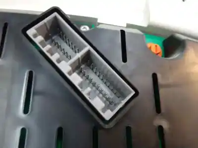 Peça sobressalente para automóvel em segunda mão quadrante por kia ceed 1.6 cat referências oem iam 94003-1h011  2009