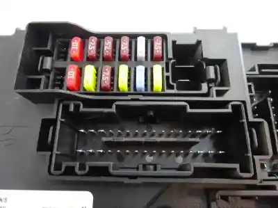 Second-hand car spare part fuse box unit for opel corsa d 1.3 16v cdti oem iam references 13382214  2011