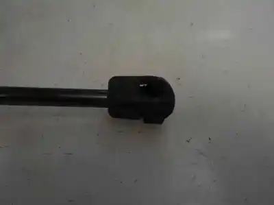 Second-hand car spare part tailgate gas strut for dacia duster laureate 4x2 oem iam references   2013
