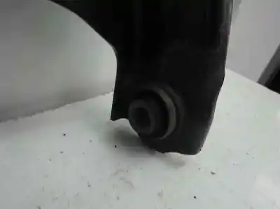 Second-hand car spare part front left lower suspension arm for dacia duster laureate 4x2 oem iam references   2013