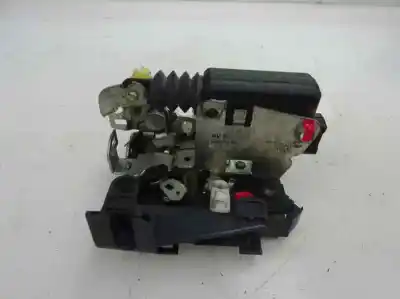 Second-hand car spare part front right door lock for dacia duster laureate 4x2 oem iam references   2013