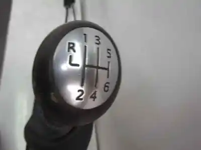 Second-hand car spare part gear lever for dacia duster laureate 4x2 oem iam references   2013