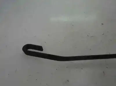 Second-hand car spare part left front windshield wiper arm for dacia duster laureate 4x2 oem iam references   2013