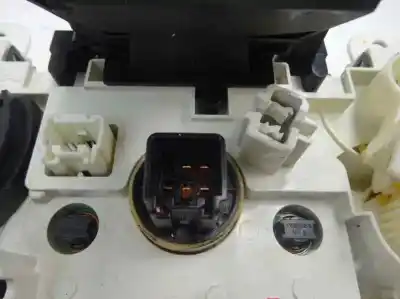 Peça sobressalente para automóvel em segunda mão comando de sofagem (chauffage / ar condicionado)  por mazda 2 lim. (de) 1.3 active referências oem iam   2009