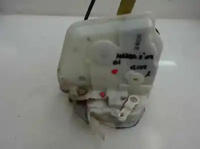Second-hand car spare part left front door lock for mazda 2 lim. (de) 1.3 active oem iam references 9d23 a0065  2009