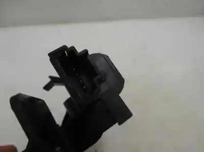 Second-hand car spare part trunk lock for renault clio iii 1.5 dci diesel cat 75 cv / 55 kw oem iam references   2012